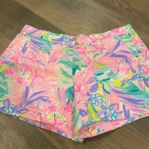 Excellent condition Lilly Pulitzer size M Ocean View Shorts